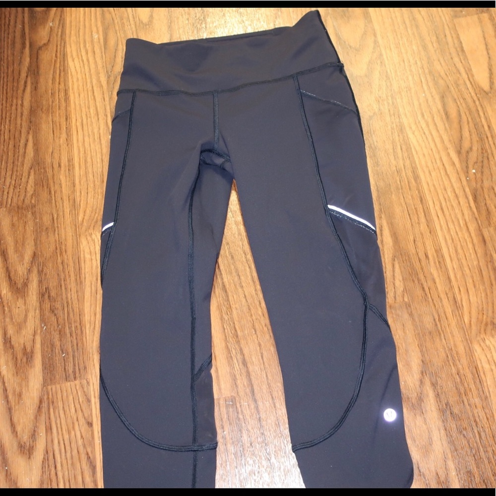 Lululemon crop high waisted athletic leggings 4